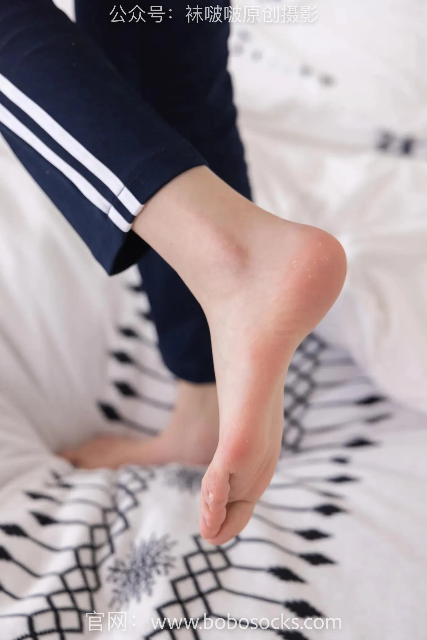 [BoBoSocks袜啵啵]NO.135 小甜豆-高跟鞋、黑丝（脚尖透明款）、裸足 [140P]插图4